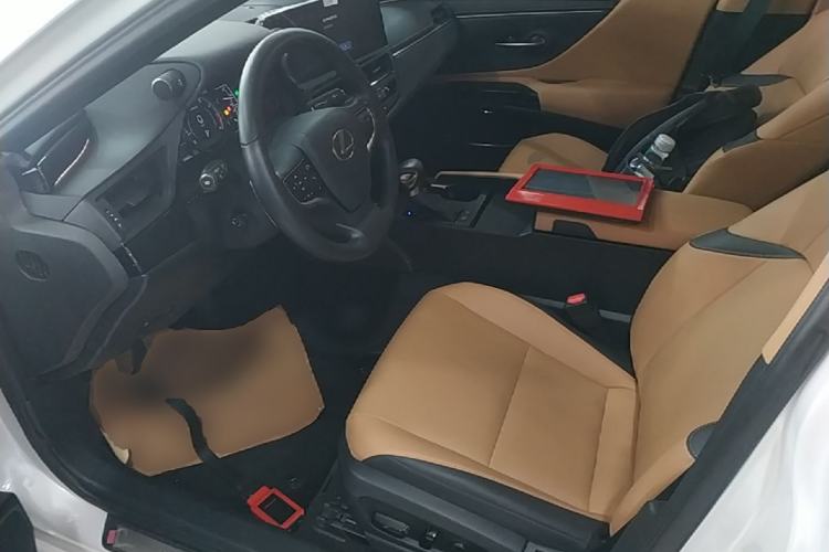 Used Lexus ES 2023 200 Excellence Edition Left Front Seat