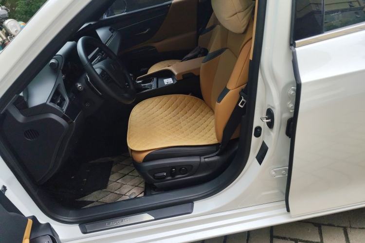 Used Lexus ES 2023 200 Excellence Edition Left Front Seat