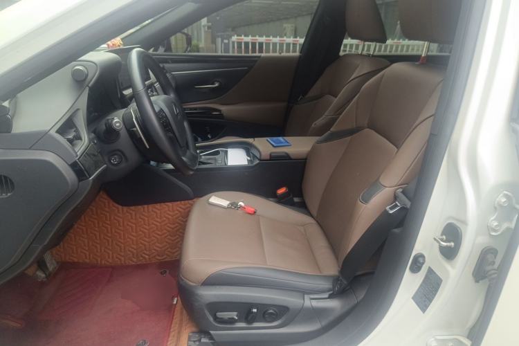 Used Lexus ES 2023 200 Excellence Edition Left Front Seat