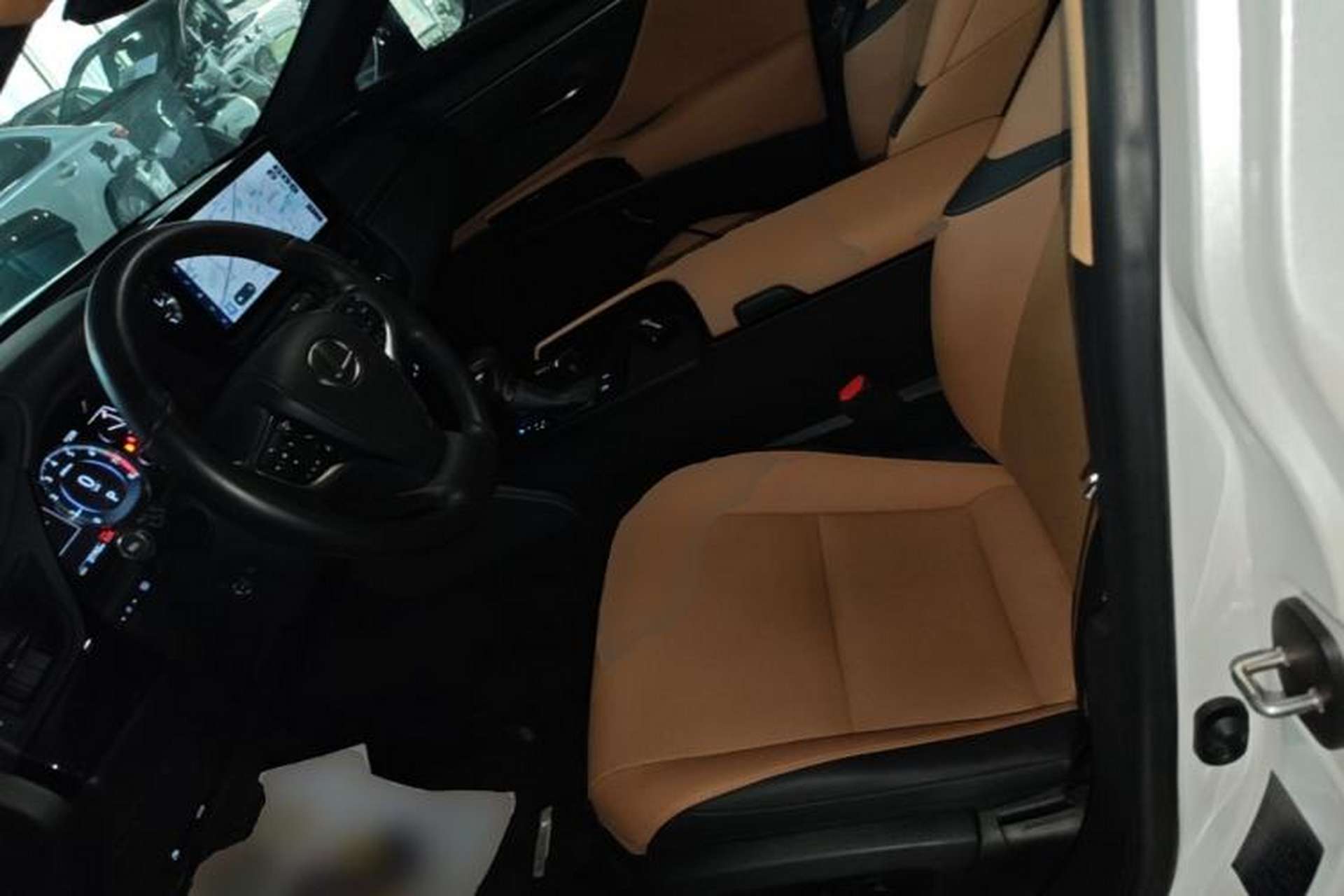 Used Lexus ES 2023 200 Luxury Edition Left Front Seat