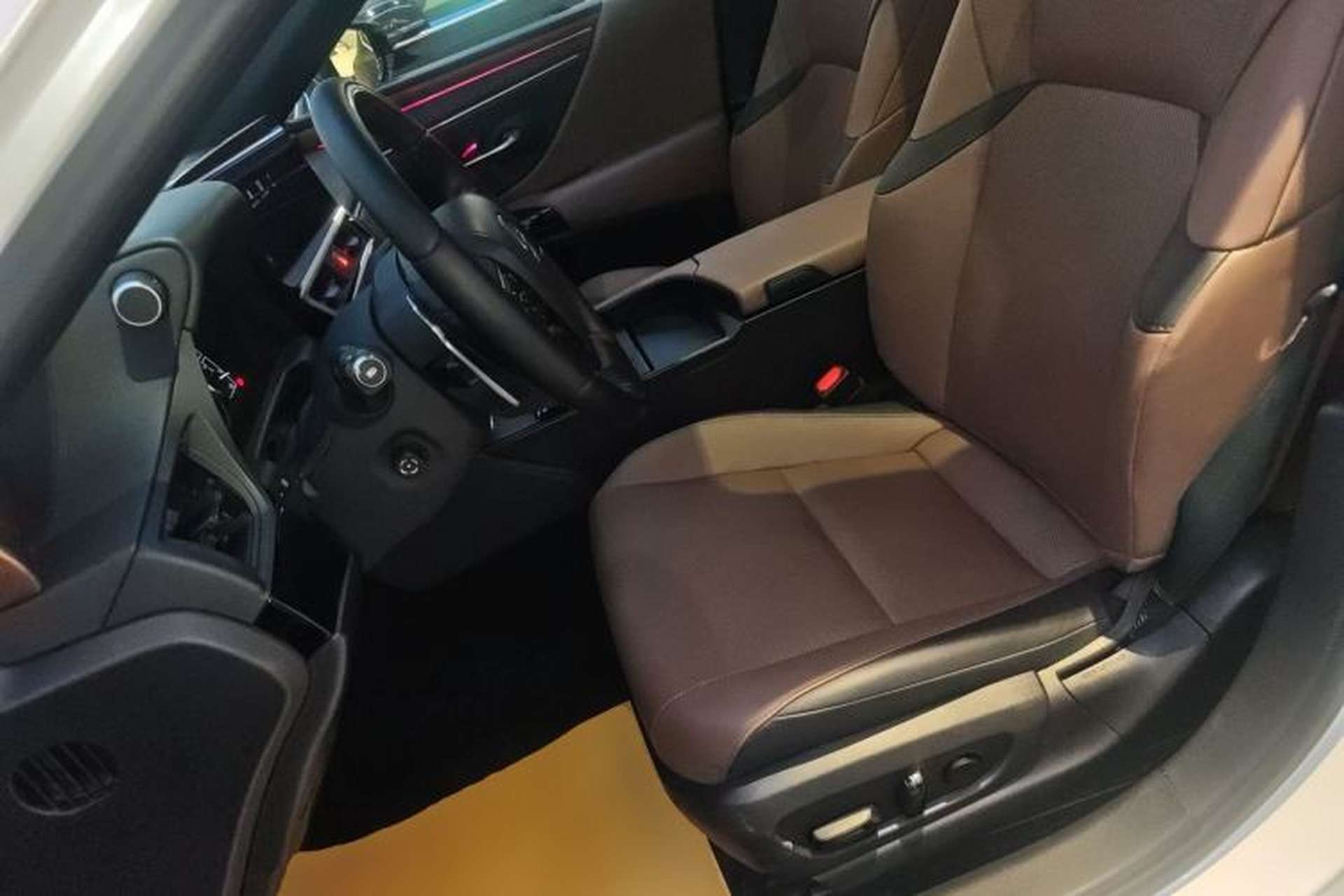 Used Lexus ES 2023 200 Excellence Edition Left Front Seat