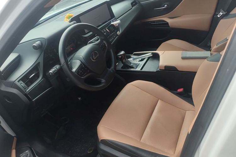 Used Lexus ES 2023 200 Excellence Edition Left Front Seat