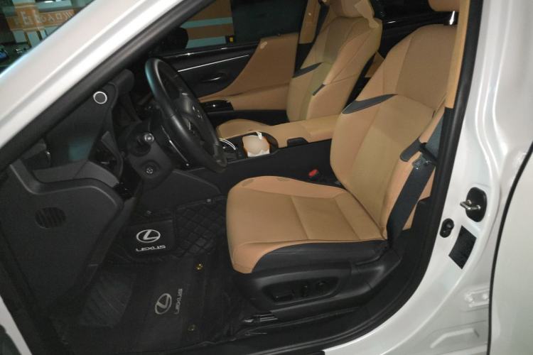 Used Lexus ES 2023 200 Excellence Edition Left Front Seat
