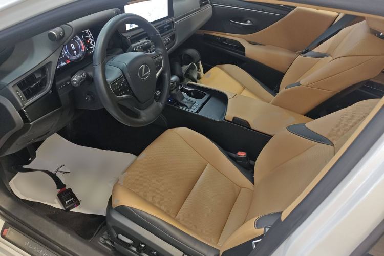Used Lexus ES 2023 200 Excellence Edition Left Front Seat