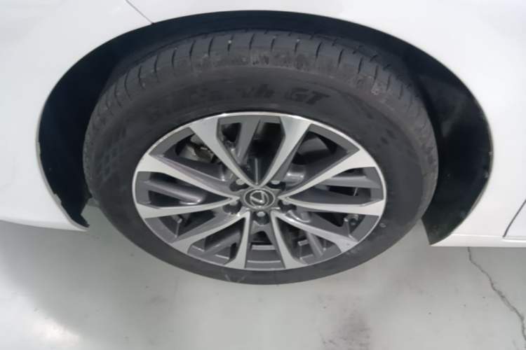 Used Lexus ES 2023 200 Excellence Edition Left Front Wheel Hub