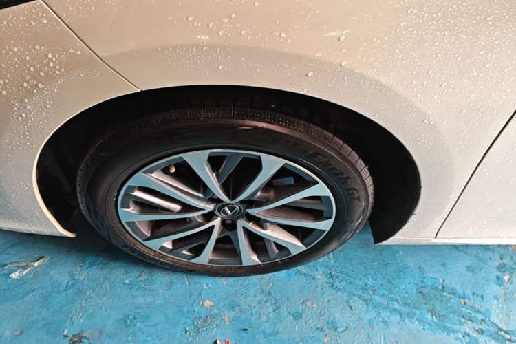 Used Lexus ES 2023 200 Excellence Edition Left Front Wheel Hub