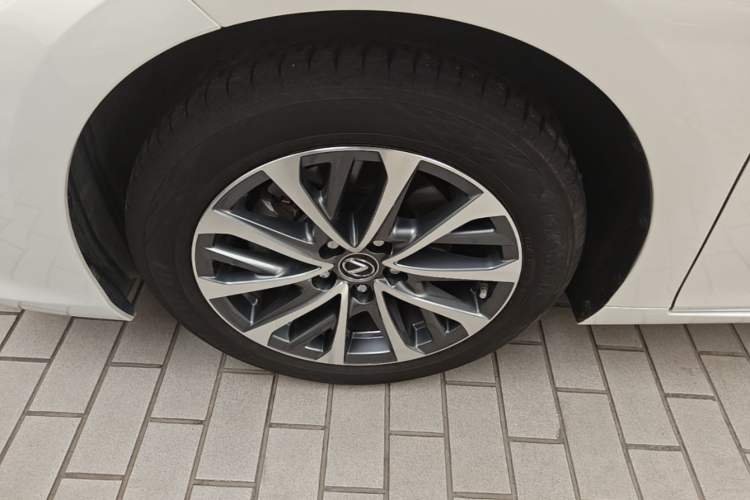 Used Lexus ES 2023 200 Excellence Edition Left Front Wheel Hub