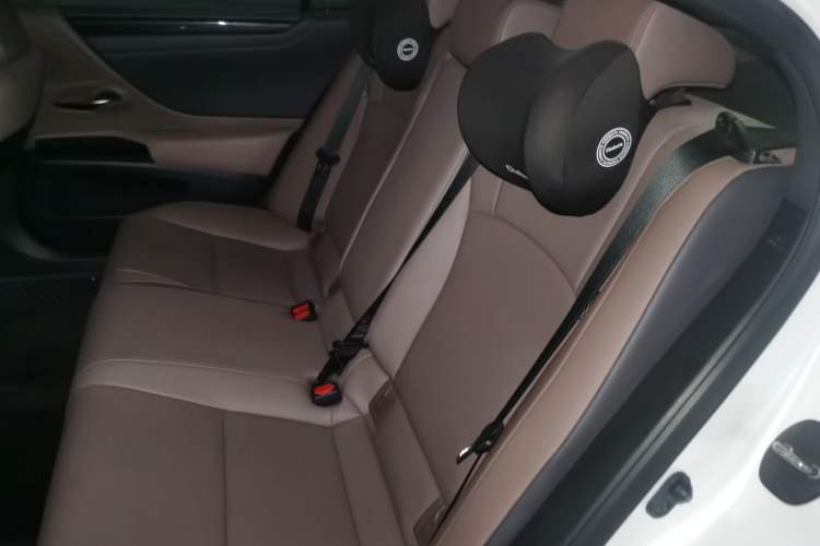 Used Lexus ES 2023 200 Excellence Edition Left Rear Seat
