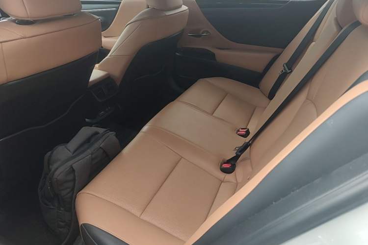 Used Lexus ES 2023 200 Excellence Edition Left Rear Seat