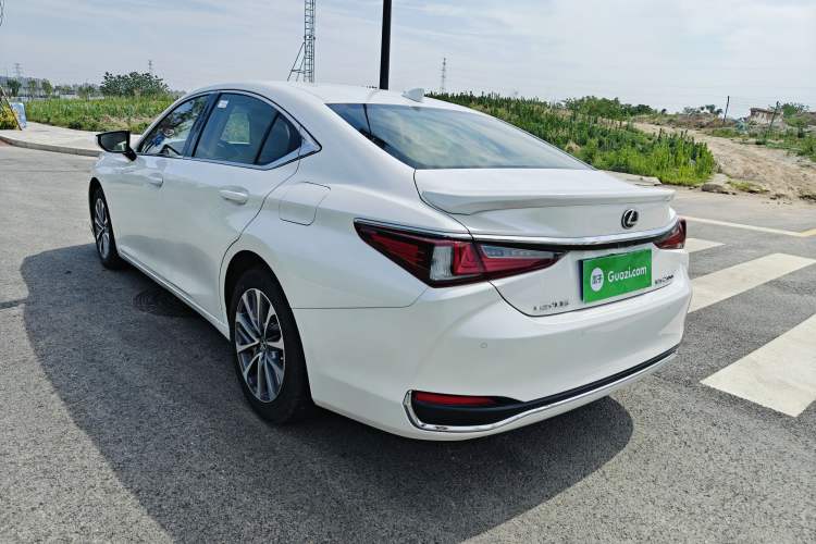 Used Lexus ES 2023 200 Excellence Edition Left Side