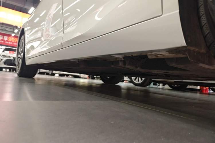Used Lexus ES 2023 200 Excellence Edition Left Side Sill