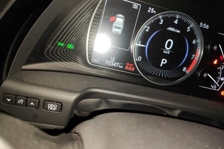 Used Lexus ES 2023 200 Excellence Edition Odometer Close Up