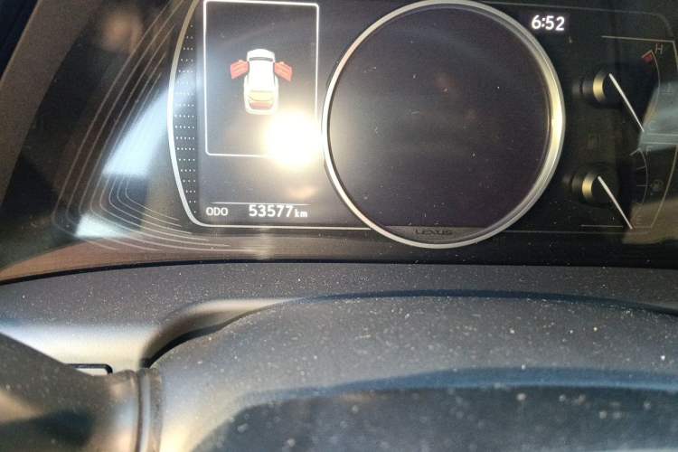 Used Lexus ES 2023 200 Excellence Edition Odometer Close Up