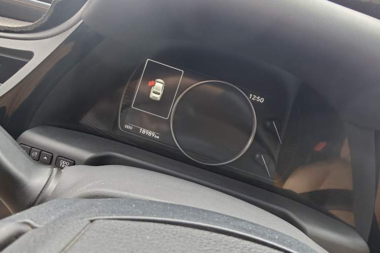 Used Lexus ES 2023 200 Excellence Edition Odometer Close Up