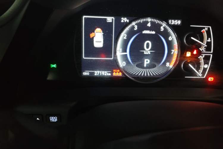 Used Lexus ES 2023 200 Luxury Edition Odometer Close Up