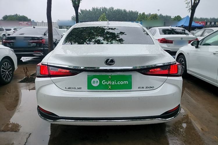 Used Lexus ES 2023 200 Excellence Edition Rear