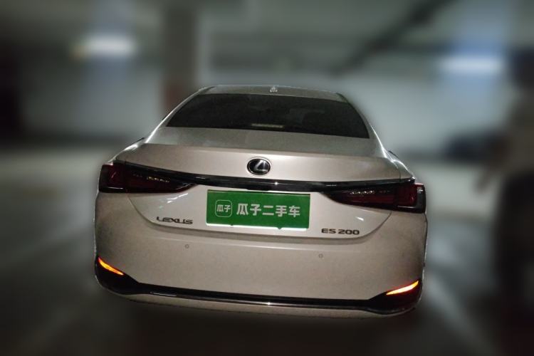 Used Lexus ES 2023 200 Excellence Edition Rear