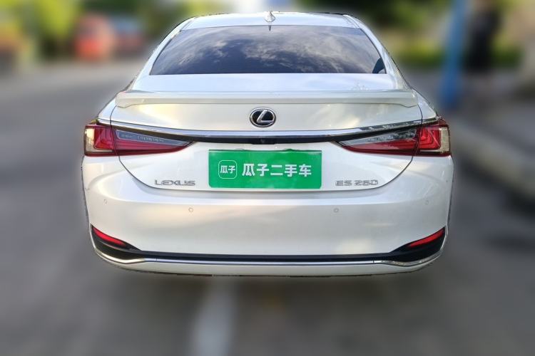 Used Lexus ES 2023 200 Excellence Edition Rear