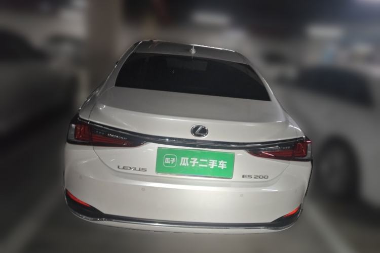 Used Lexus ES 2023 200 Excellence Edition Rear