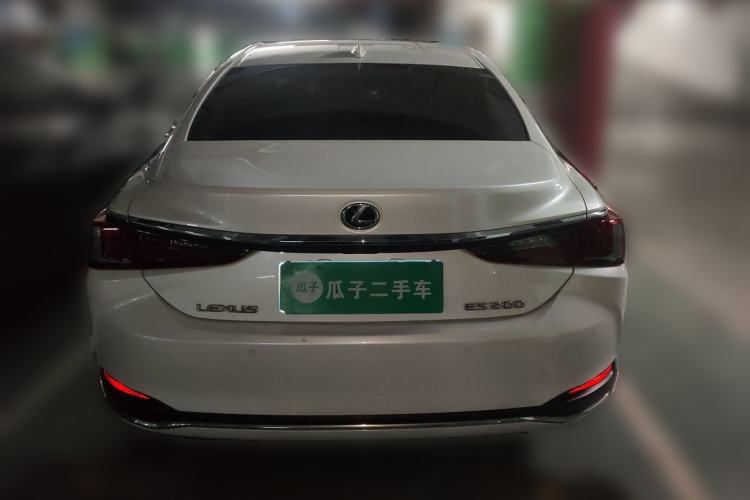 Used Lexus ES 2023 200 Luxury Edition Rear