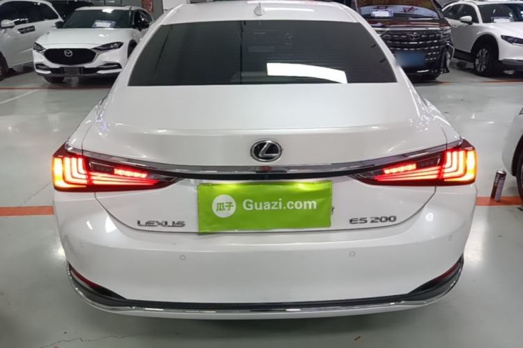 Used Lexus ES 2023 200 Excellence Edition Rear