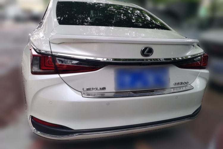 Used Lexus ES 2023 200 Excellence Edition Rear
