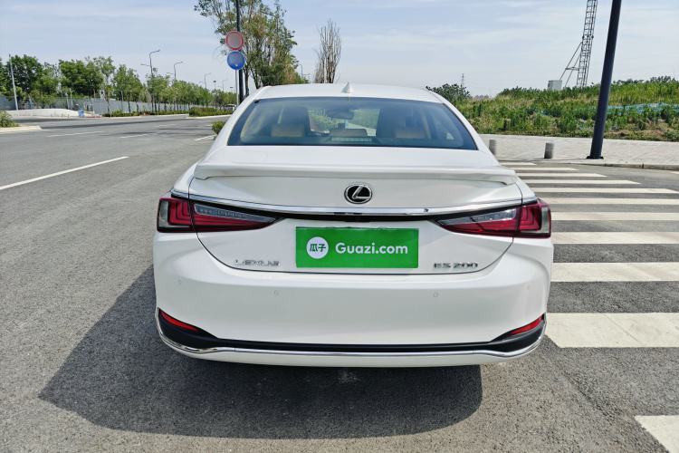 Used Lexus ES 2023 200 Excellence Edition Rear