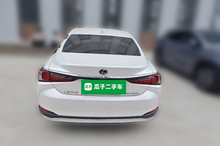 Used Lexus ES 2023 200 Excellence Edition Rear