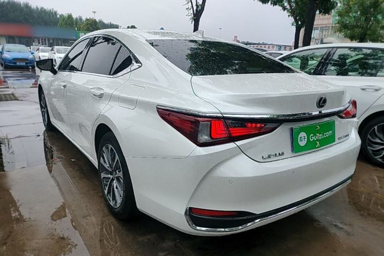 Used Lexus ES 2023 200 Excellence Edition Rear Left 45 Deg