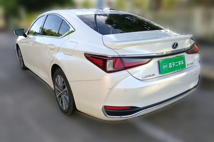 Used Lexus ES 2023 200 Excellence Edition Rear Left 45 Deg