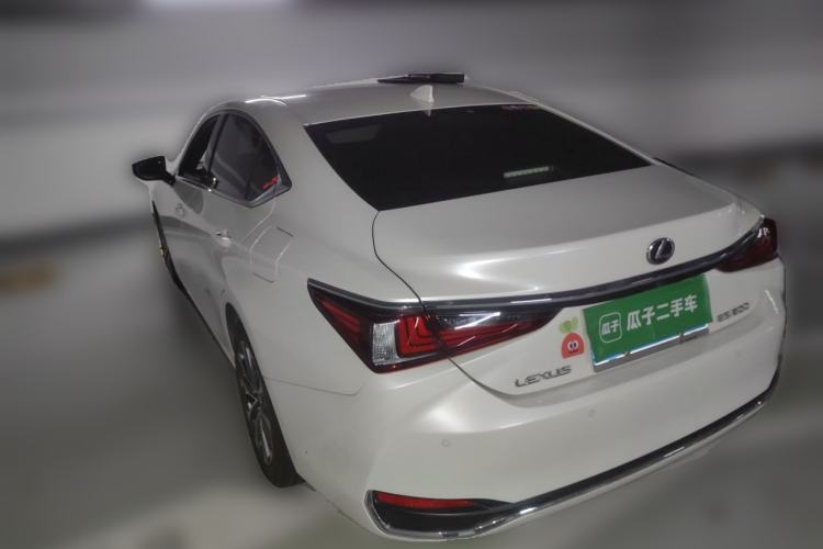 Used Lexus ES 2023 200 Excellence Edition Rear Left 45 Deg