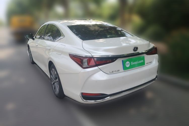 Used Lexus ES 2023 200 Excellence Edition Rear Left 45 Deg