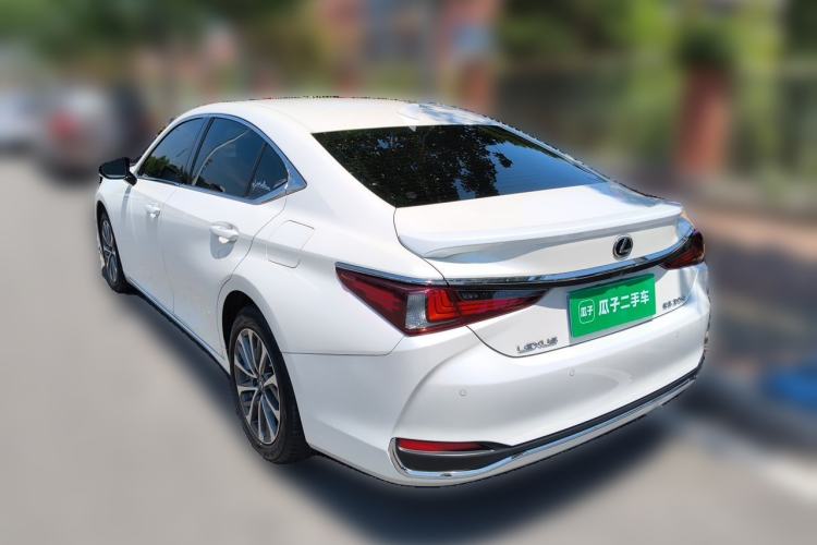 Used Lexus ES 2023 200 Excellence Edition Rear Left 45 Deg
