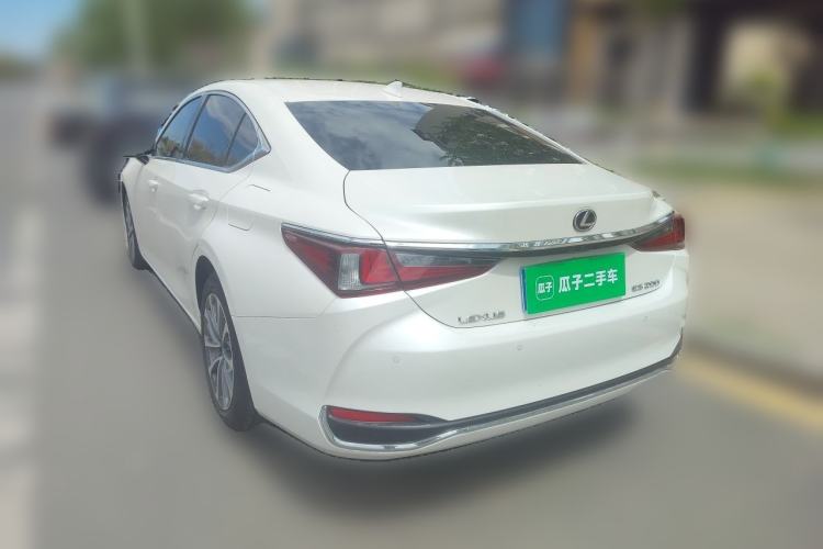 Used Lexus ES 2023 200 Excellence Edition Rear Left 45 Deg