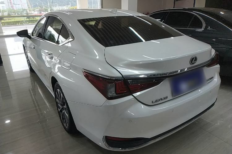 Used Lexus ES 2023 200 Excellence Edition Rear Left 45 Deg