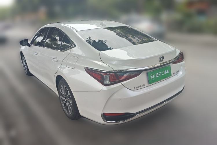 Used Lexus ES 2023 200 Excellence Edition Rear Left 45 Deg