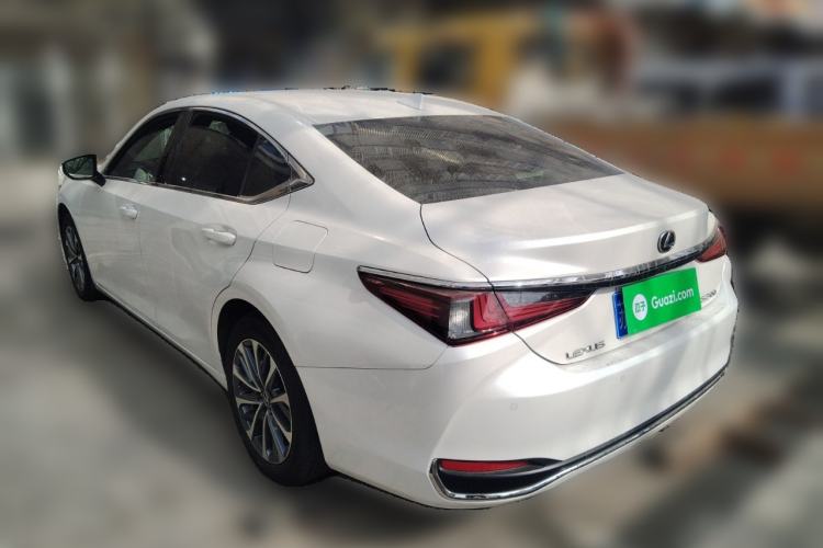 Used Lexus ES 2023 200 Excellence Edition Rear Left 45 Deg