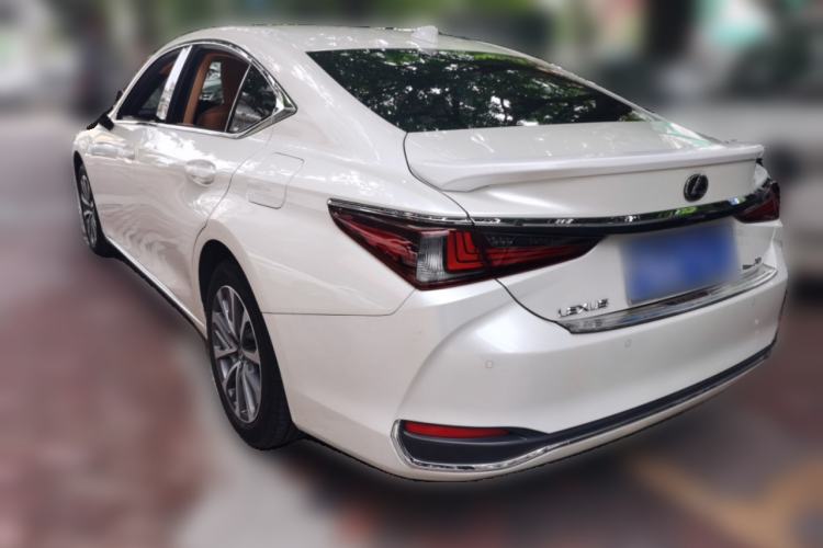 Used Lexus ES 2023 200 Excellence Edition Rear Left 45 Deg