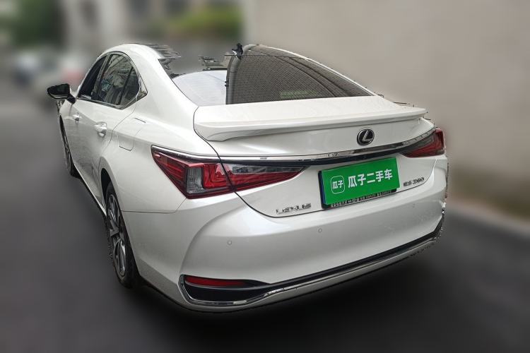 Used Lexus ES 2023 200 Excellence Edition Rear Left 45 Deg