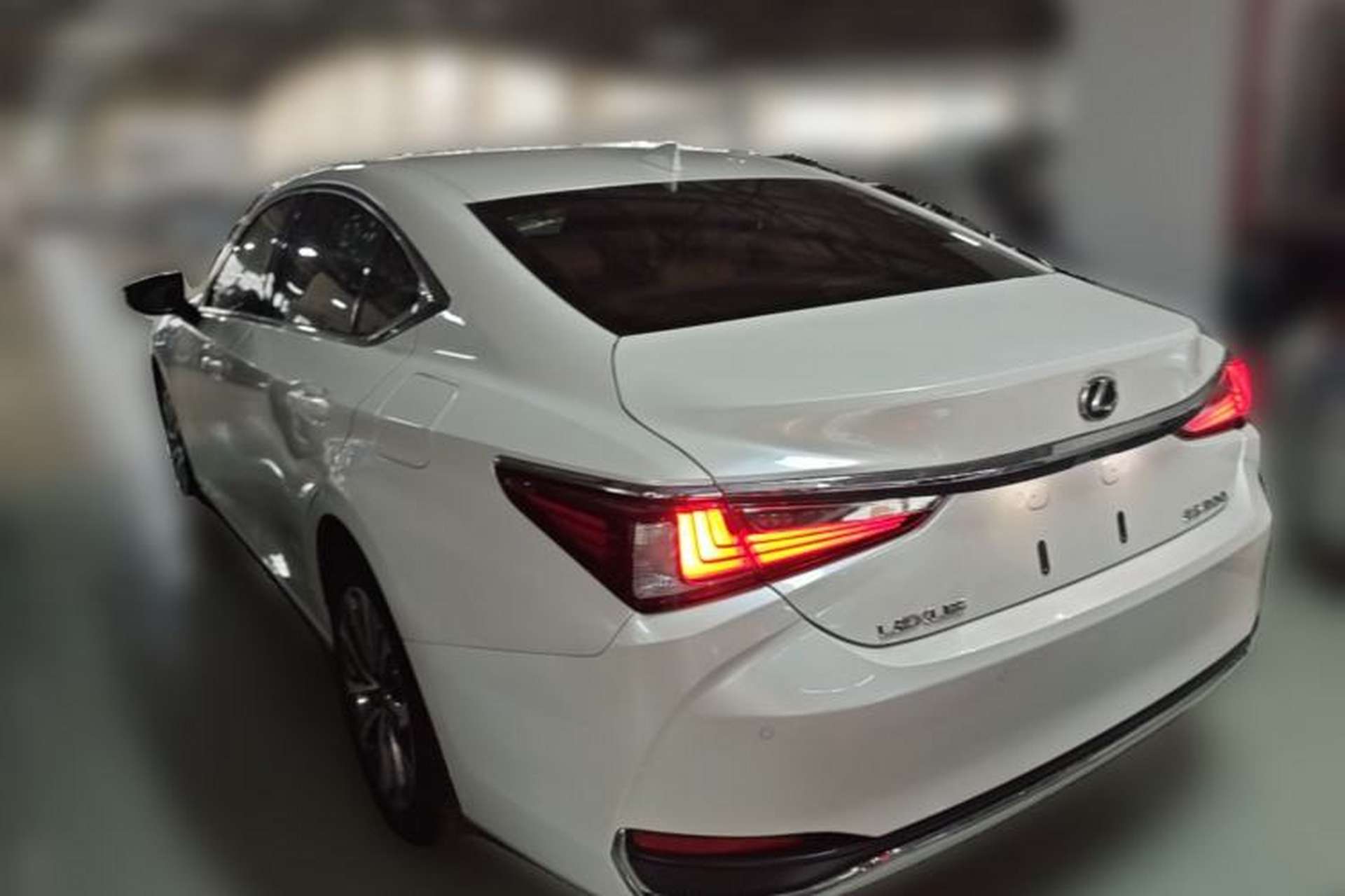 Used Lexus ES 2023 200 Luxury Edition Rear Left 45 Deg