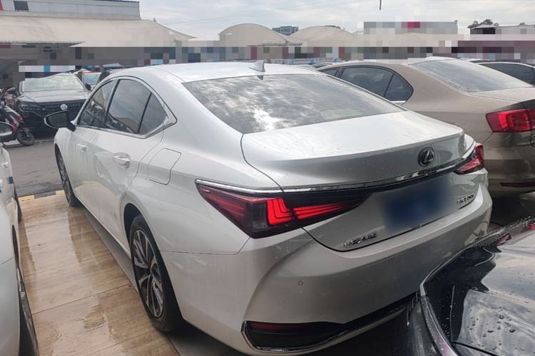 Used Lexus ES 2023 200 Excellence Edition Rear Left 45 Deg