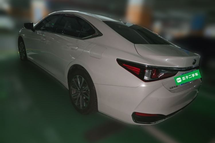 Used Lexus ES 2023 200 Excellence Edition Rear Left 45 Deg