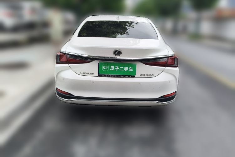 Used Lexus ES 2023 200 Excellence Edition Rear