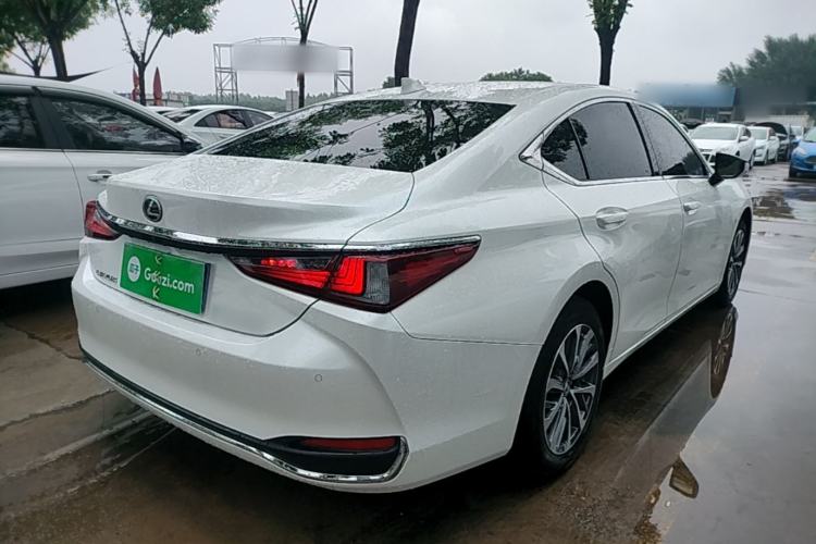 Used Lexus ES 2023 200 Excellence Edition Rear Right 45 Deg