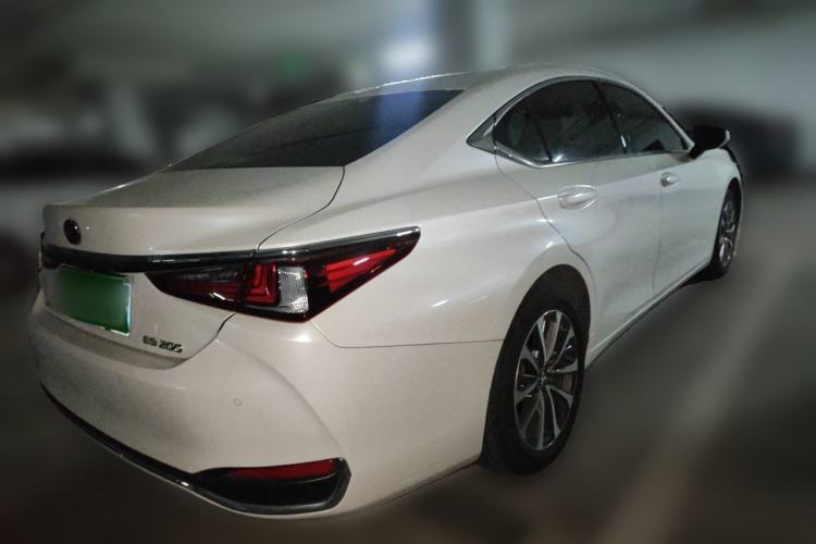 Used Lexus ES 2023 200 Excellence Edition Rear Right 45 Deg