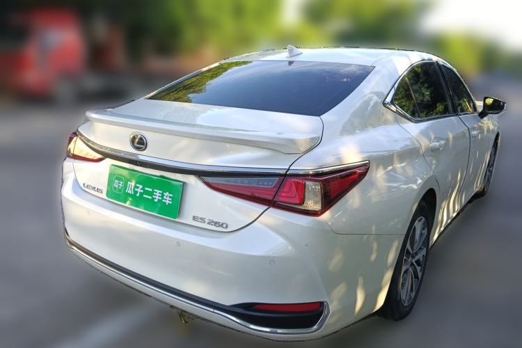 Used Lexus ES 2023 200 Excellence Edition Rear Right 45 Deg