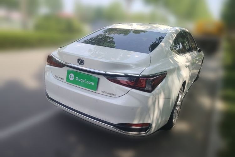 Used Lexus ES 2023 200 Excellence Edition Rear Right 45 Deg