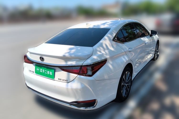 Used Lexus ES 2023 200 Excellence Edition Rear Right 45 Deg