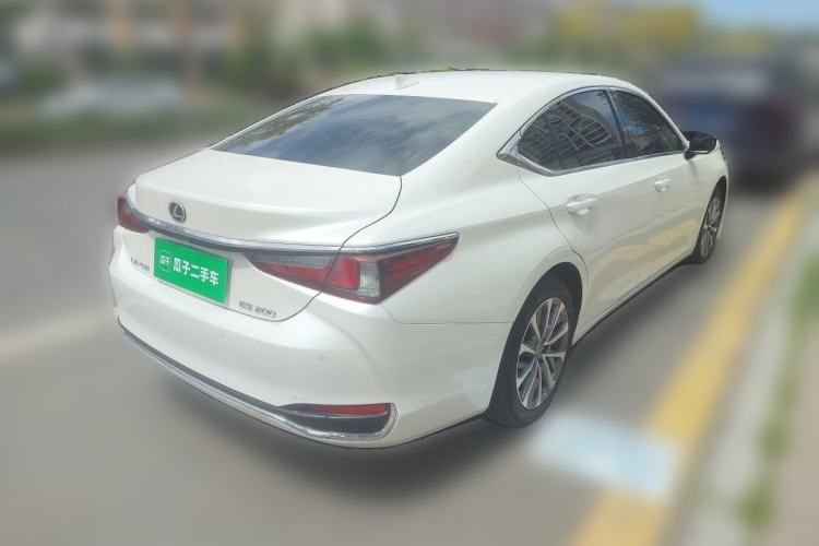 Used Lexus ES 2023 200 Excellence Edition Rear Right 45 Deg