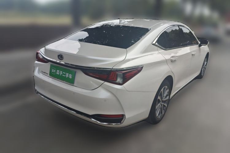 Used Lexus ES 2023 200 Excellence Edition Rear Right 45 Deg